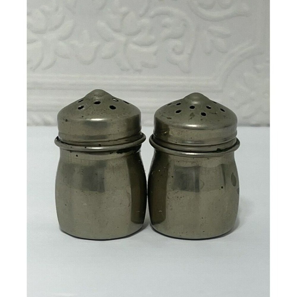 Pair 1940s Salt & Pepper Shakers 1.25" tall 1-1/4"